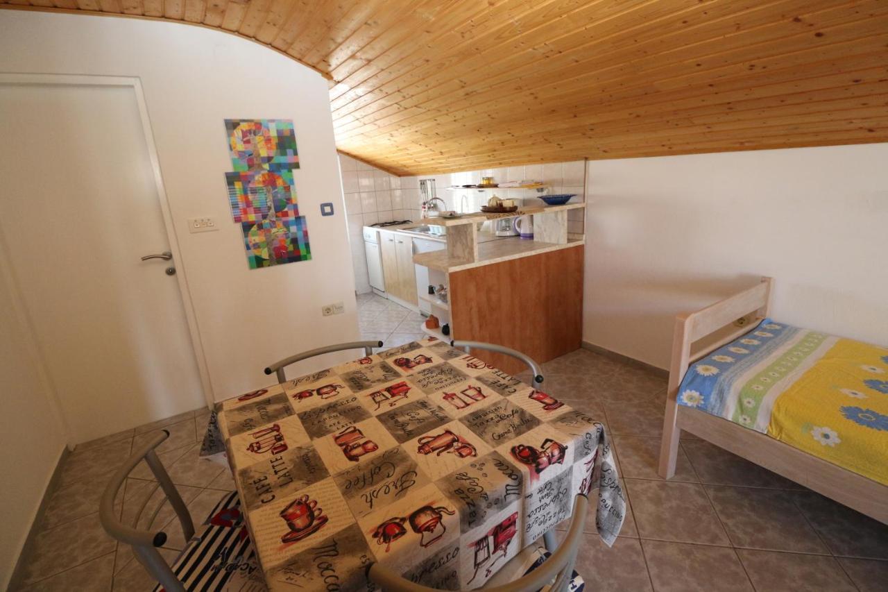 Apartments With A Parking Space Nin, Zadar - 11402 Bagian luar foto